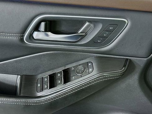 Used 2023 Nissan Rogue Platinum w/ Platinum Premium Package FWD image 19