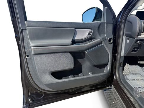 Used 2025 Ford Expedition Active image 16