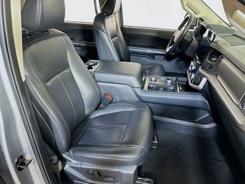Certified 2024 Ford Expedition Max XLT image 12