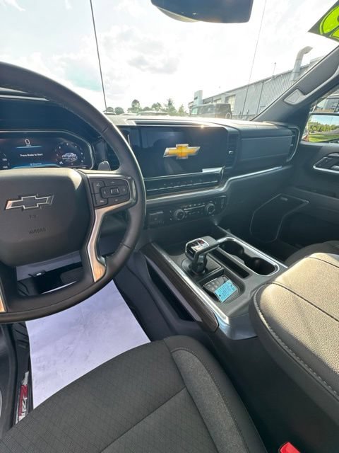 Used 2025 Chevrolet Silverado 1500 RST AWD/4WD image 13