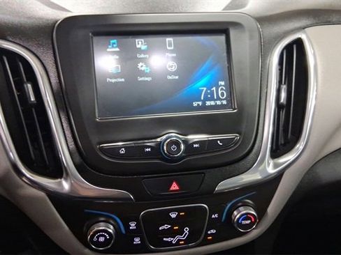 Used 2018 Chevrolet Equinox LS image 11