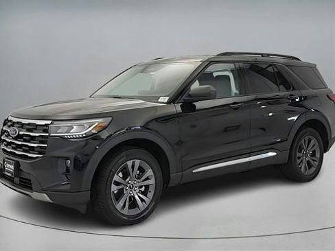 New 2025 Ford Explorer Active w/ Active Comfort Package image 3