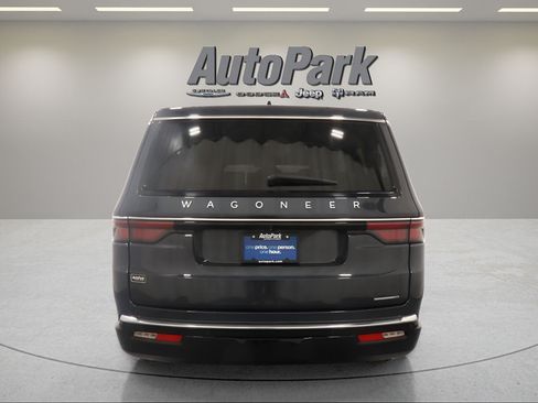 Certified 2024 Jeep Wagoneer Series II AWD/4WD image 5