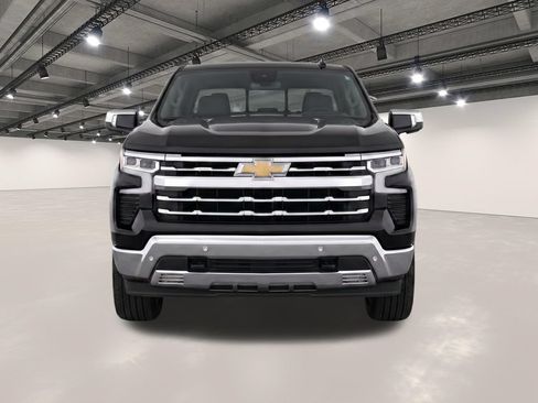 Used 2023 Chevrolet Silverado 1500 LTZ w/ LTZ Convenience Package II AWD/4WD image 3