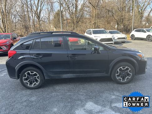 Used 2017 Subaru Crosstrek 2.0i Premium image 3
