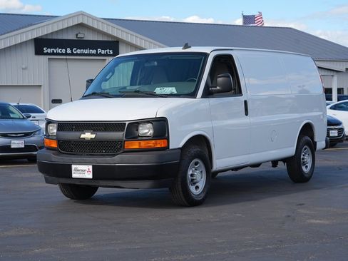 Used 2017 Chevrolet Express 2500 RWD image 7