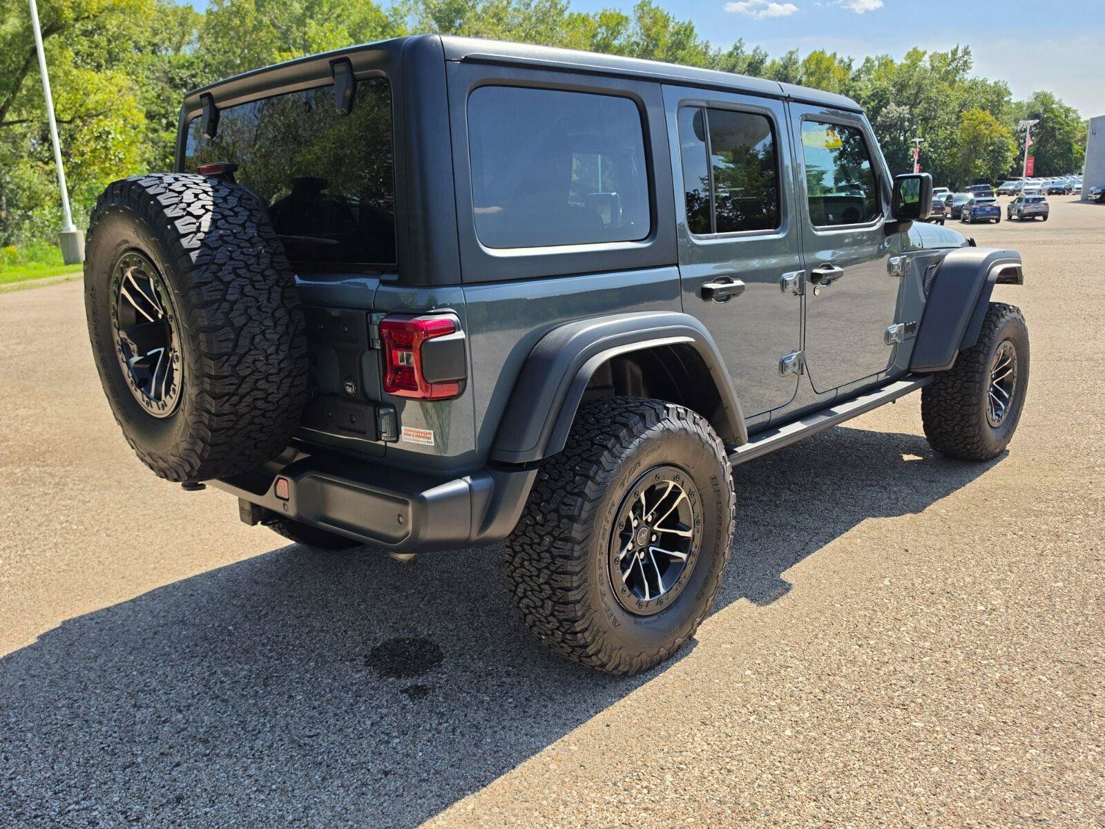 Used 2025 Jeep Wrangler Unlimited Sport AWD/4WD image 18