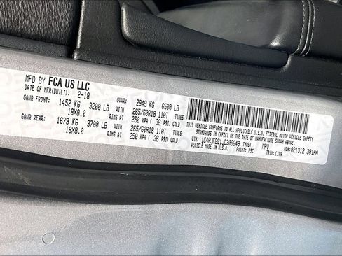 Used 2018 Jeep Grand Cherokee Limited AWD/4WD image 32