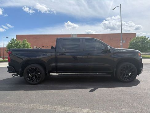 Used 2019 Chevrolet Silverado 1500 Custom w/ Custom Value Package AWD/4WD image 4