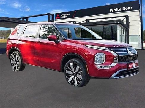 New 2025 Mitsubishi Outlander SE image 1