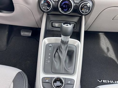 New 2026 Hyundai Venue SEL FWD image 15