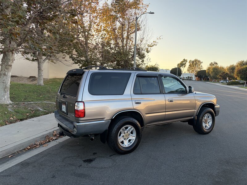 Used 2001 Toyota 4Runner SR5 RWD image 4