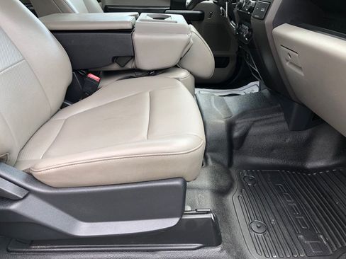 Used 2022 Ford F250 XL w/ Power Equipment Group RWD image 24