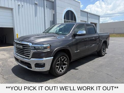 Used 2025 RAM 1500 Laramie AWD/4WD image 3