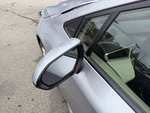 Used 2022 Toyota Corolla LE image 33