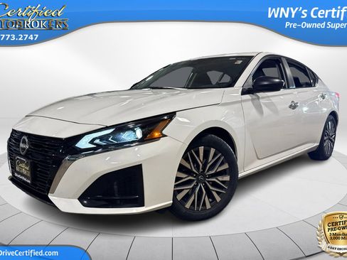 Used 2025 Nissan Altima 2.5 SV image 1