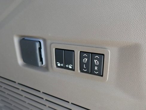 New 2026 GMC Yukon Denali w/ Denali Reserve Package image 18