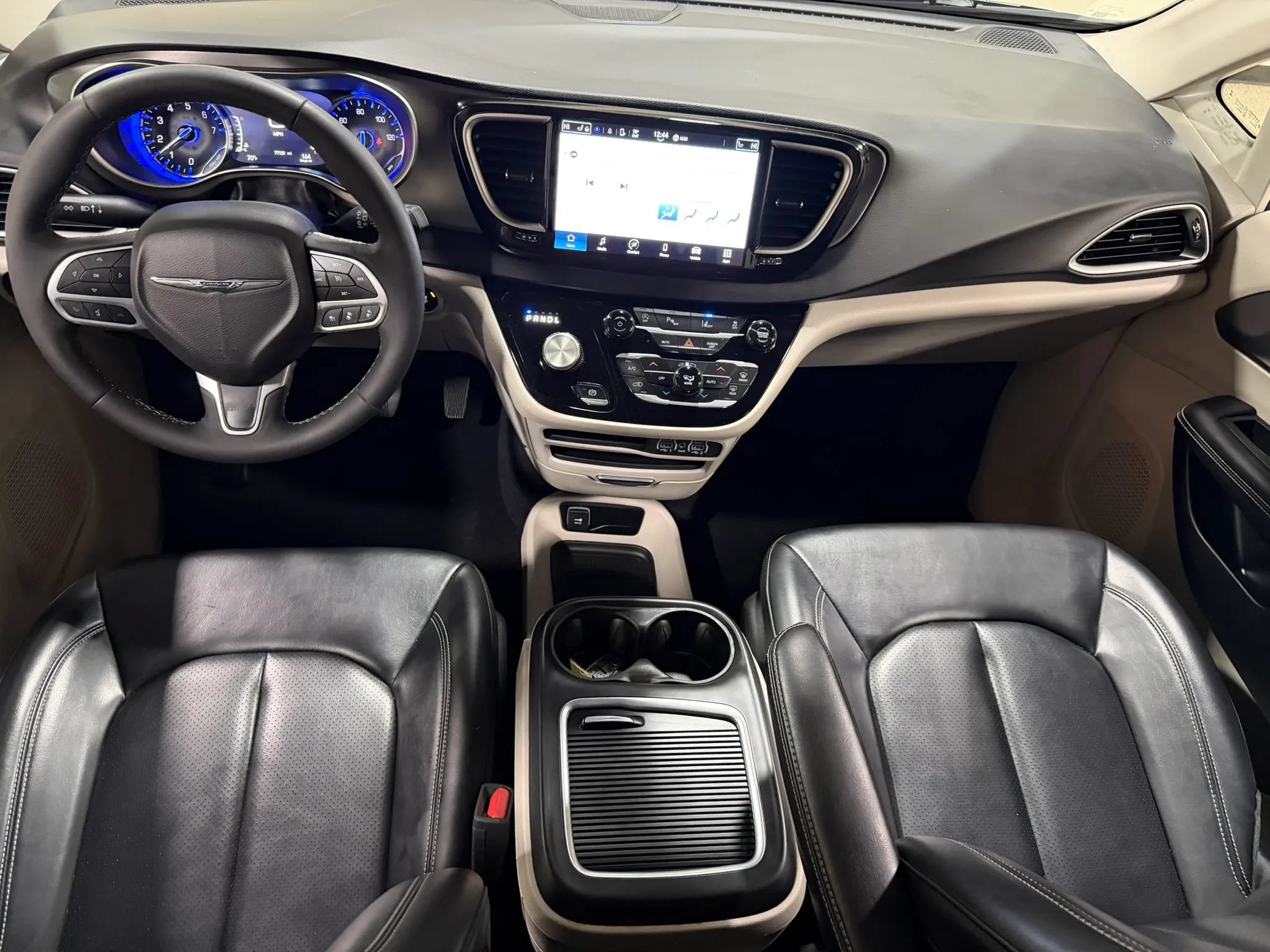 Used 2023 Chrysler Pacifica Touring-L FWD image 50