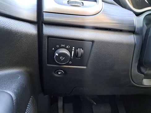 Used 2021 Jeep Grand Cherokee Laredo X image 30