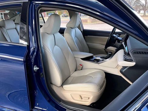 Used 2024 Toyota Camry XLE image 8