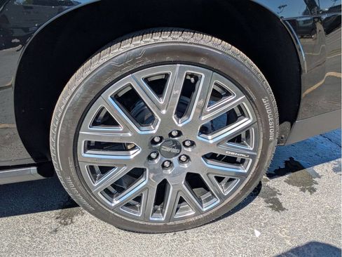 Used 2026 GMC Yukon XL Denali Ultimate w/ LPO, Floor Liner Package AWD/4WD image 10