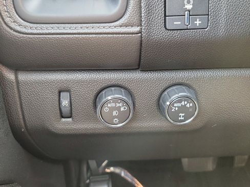 Used 2017 GMC Canyon SLT w/ Driver Alert Package image 23