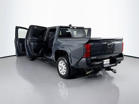 Used 2024 Toyota Tacoma SR w/ SR Upgrade Package AWD/4WD image 21