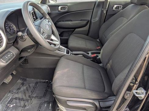 Used 2021 Hyundai Venue SE FWD image 14