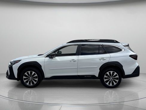 Used 2023 Subaru Outback Limited image 5