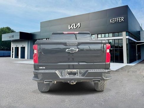 Used 2021 Chevrolet Silverado 1500 Custom Trail Boss w/ Midnight Edition AWD/4WD image 7