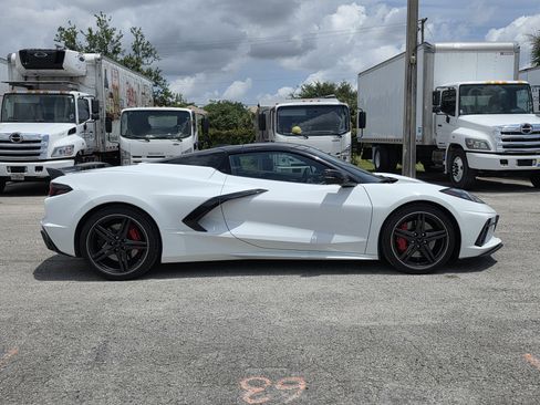 Used 2024 Chevrolet Corvette Stingray Premium Conv w/ Z51 Performance Package RWD image 8