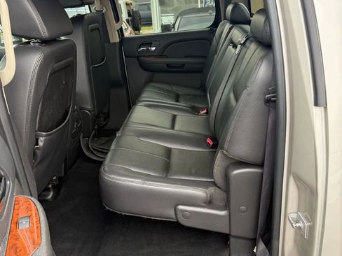 Used 2008 Chevrolet Silverado 3500 LTZ w/ EZ-Lift Tailgate Package image 17