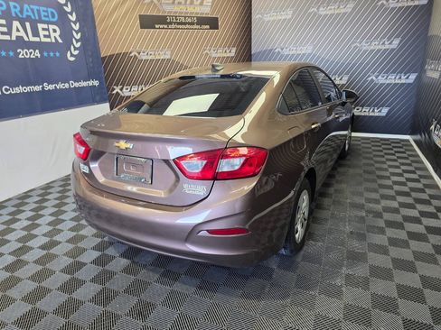 Used 2019 Chevrolet Cruze LS FWD image 14