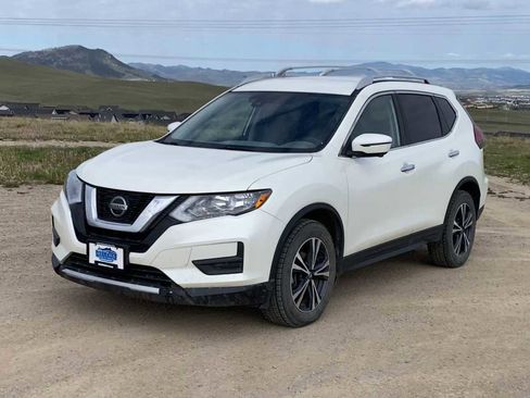 Used 2020 Nissan Rogue SV w/ Premium Package AWD/4WD image 4