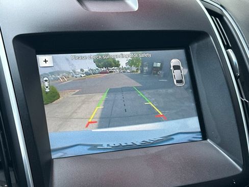 Used 2016 Ford Edge Titanium w/ Equipment Group 302A AWD/4WD image 19