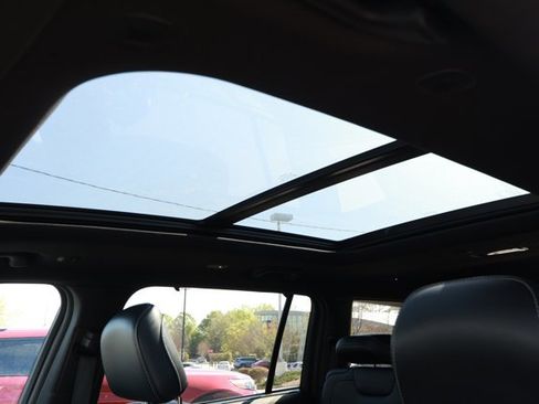 Used 2024 Jeep Grand Cherokee L Limited w/ Luxury Tech Group II image 22