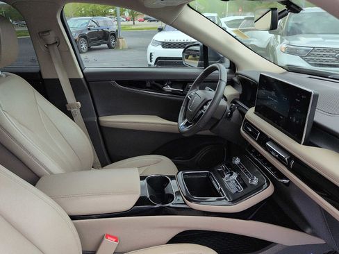 Used 2023 Lincoln Nautilus AWD w/ Premium Package image 10