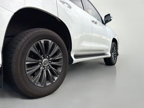 Used 2022 Lexus GX 460 Premium w/ Accessory Package AWD/4WD image 7