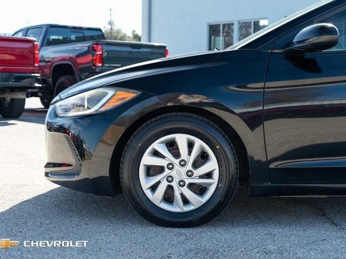 Used 2017 Hyundai Elantra SE image 10