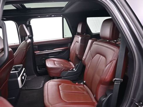 Used 2024 Ford Expedition Limited image 26