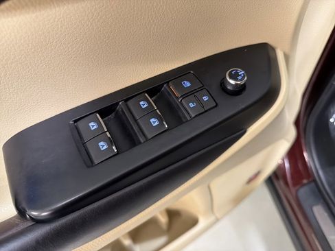 Used 2019 Toyota Highlander Limited AWD/4WD image 19