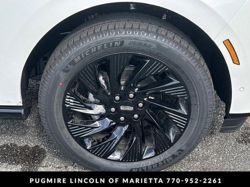 New 2025 Lincoln Navigator L Reserve w/ Jet Appearance Package image 12