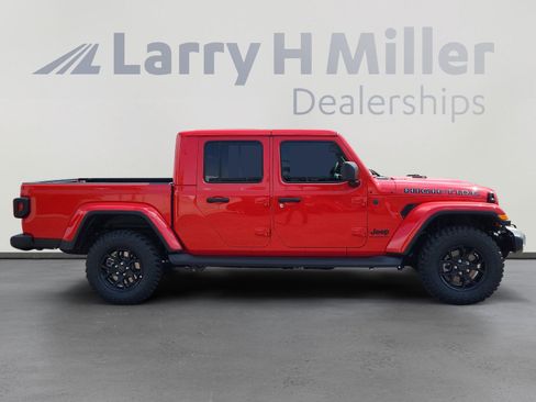 New 2025 Jeep Gladiator High Tide image 7