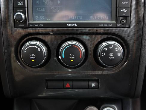 Used 2010 Dodge Challenger SE RWD image 27