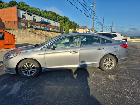 Used 2015 Hyundai Sonata SE FWD image 4