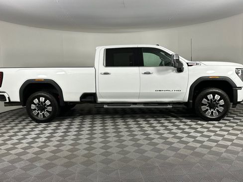 Used 2024 GMC Sierra 3500 Denali w/ Denali Reserve Package image 4