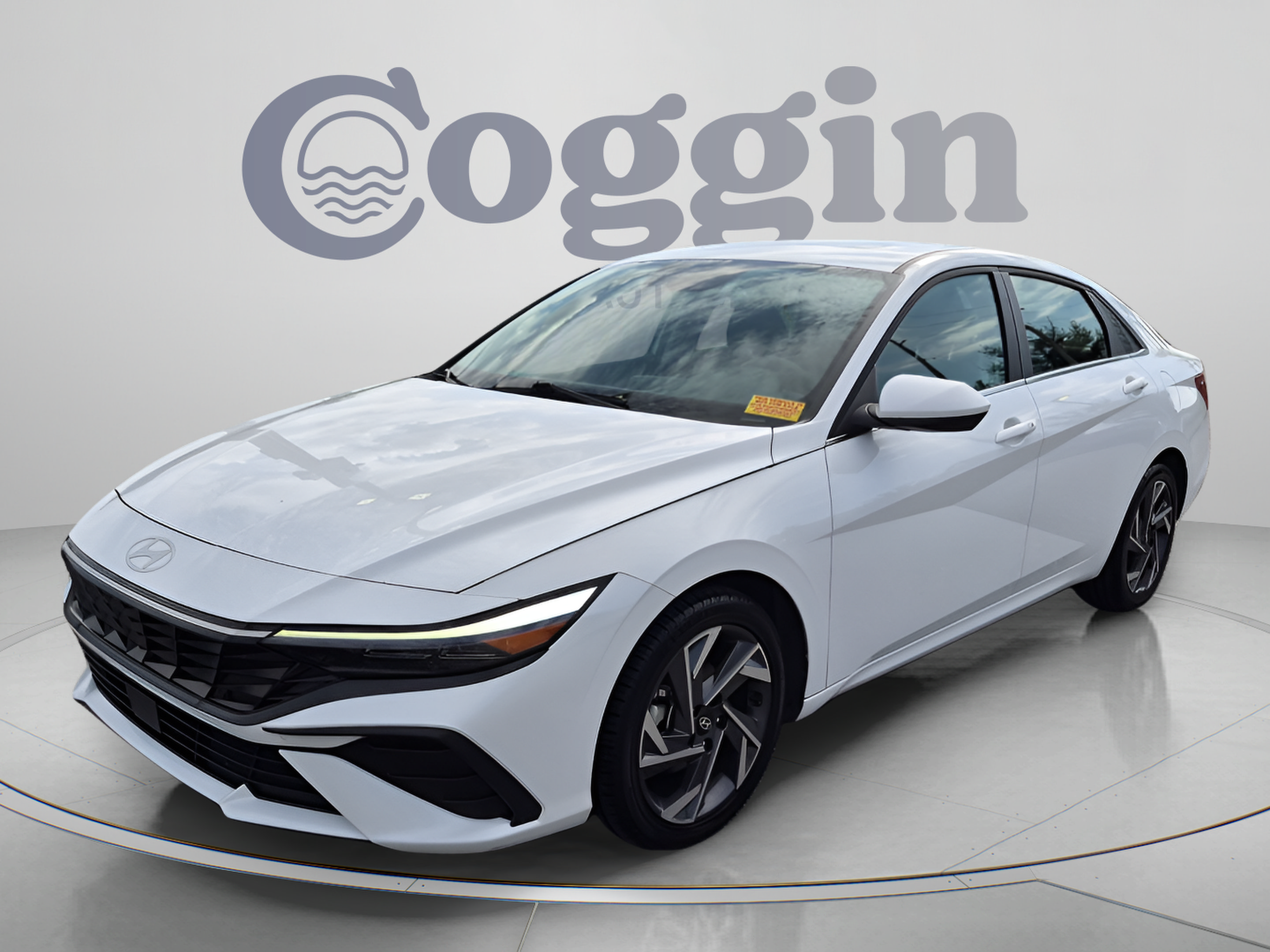 Used 2025 Hyundai Elantra SEL FWD image 1