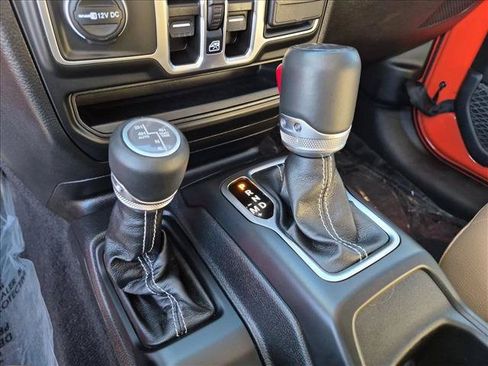 Used 2023 Jeep Wrangler Unlimited Sahara w/ Cold Weather Group AWD/4WD image 14