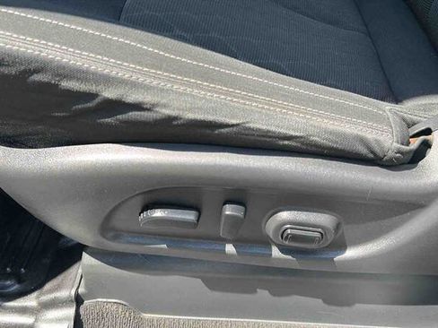 Used 2019 Nissan Titan SV w/ SV Convenience Package AWD/4WD image 18