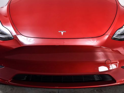 Used 2023 Tesla Model Y AWD image 9